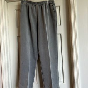 Alfred Dunner Gray Elastic Waist Pants Size 12P